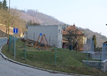 Venkovní hrací plocha s pískovištěm na ulici Lesní, Adamov I