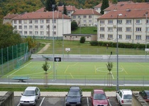 Venkovní hrací plocha s pískovištěm a umělým povrchem na ulici P. Jilemnického, Adamov III