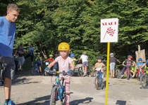Sklaďák Cross Bike 2025