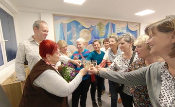 Ze zahájení výstavy "Panenky v zajetí jehlic a klubíček"