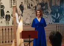Anonia Petráková a její harfa