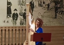 Anonia Petráková a její harfa