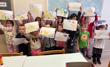 Děti na tvořivé návštěvě  v knihovně