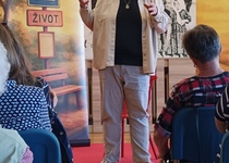 Hypnotizér z autobusové zastávky