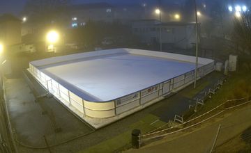 Přípravy na provoz mobilního kluziště jsou v plném proudu
