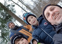 Zdobení stromečku pro zvířátka